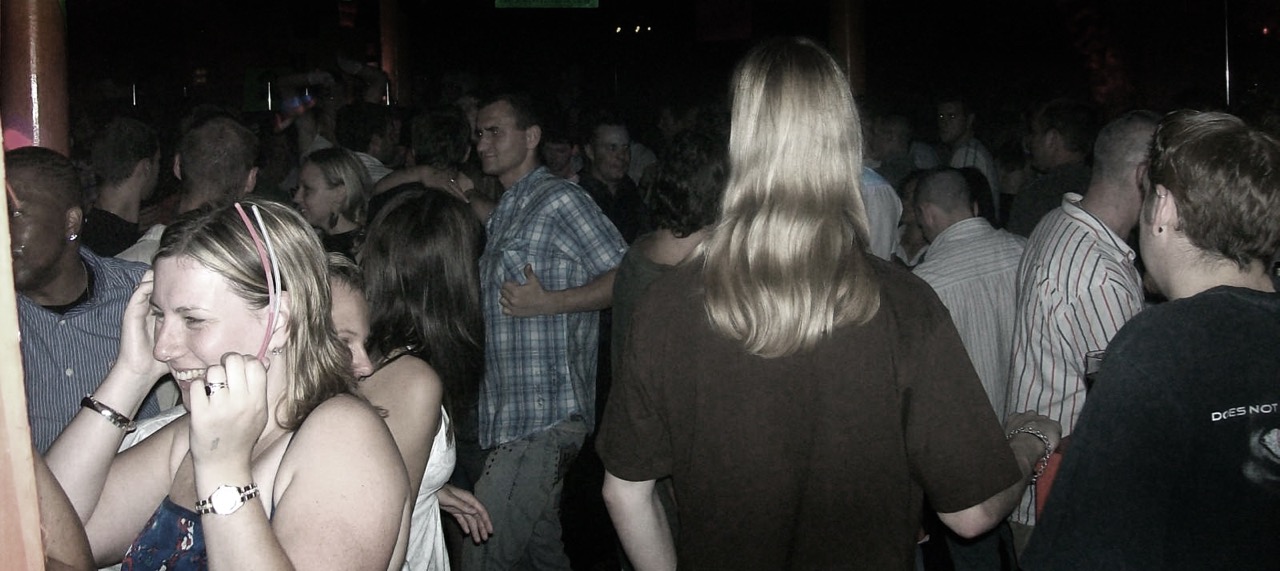 Street Magician Liam Walsh performing close up magic at Liquid Lounge Nightclub in Worthing